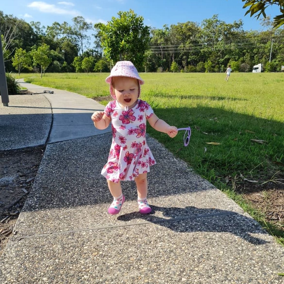 Little girl hot sale walking shoes